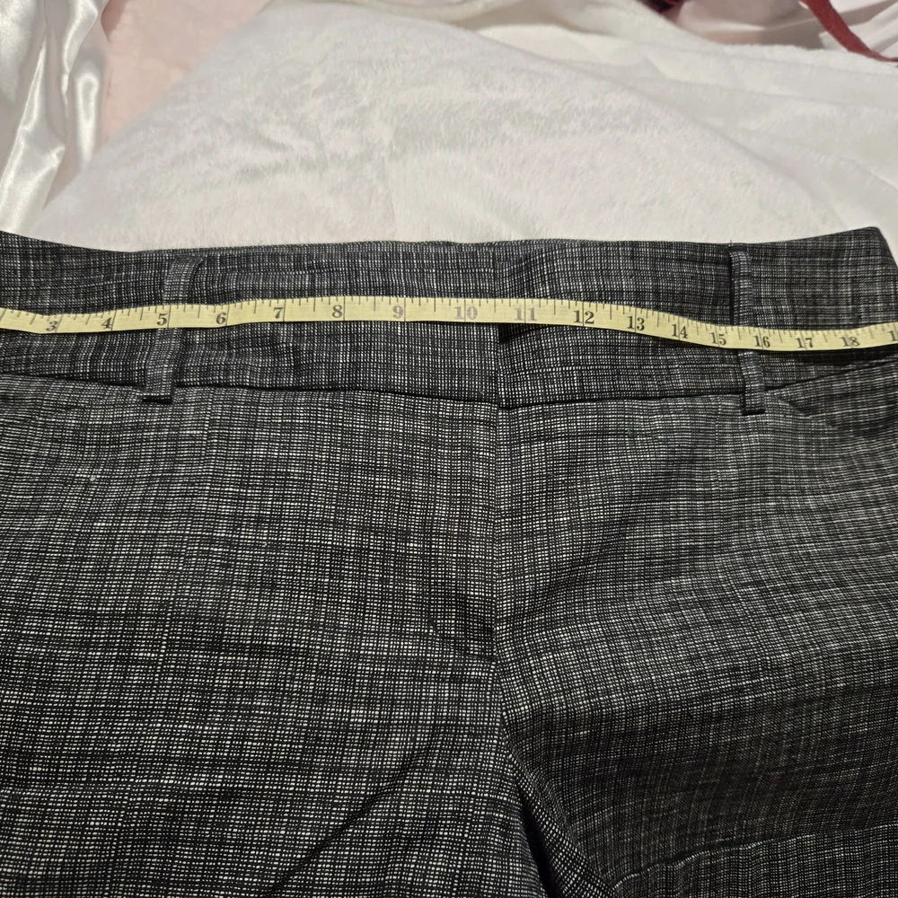 Express Black/White Classic Shorts with Pockets and Belt Loops Size 14 - Picture 4 of 5